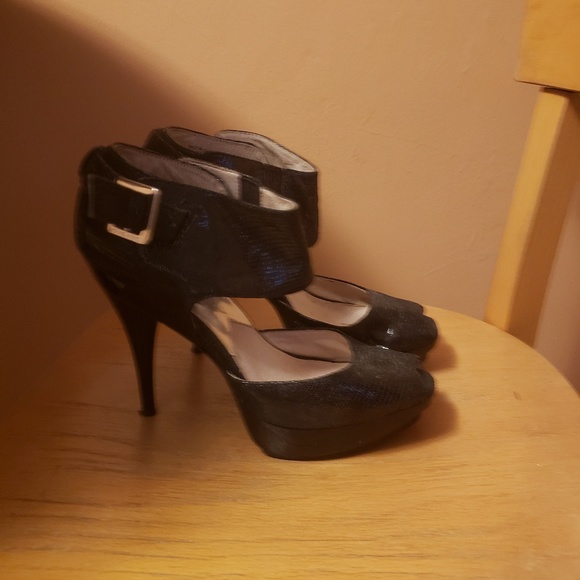 Shoe - Picture 1 of 2